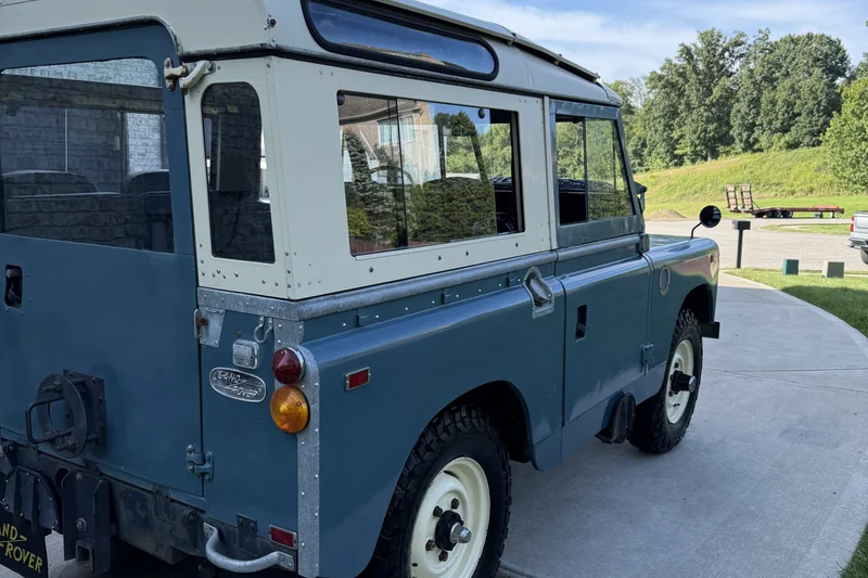 1969 Land Rover Series IIA 88 Base 3