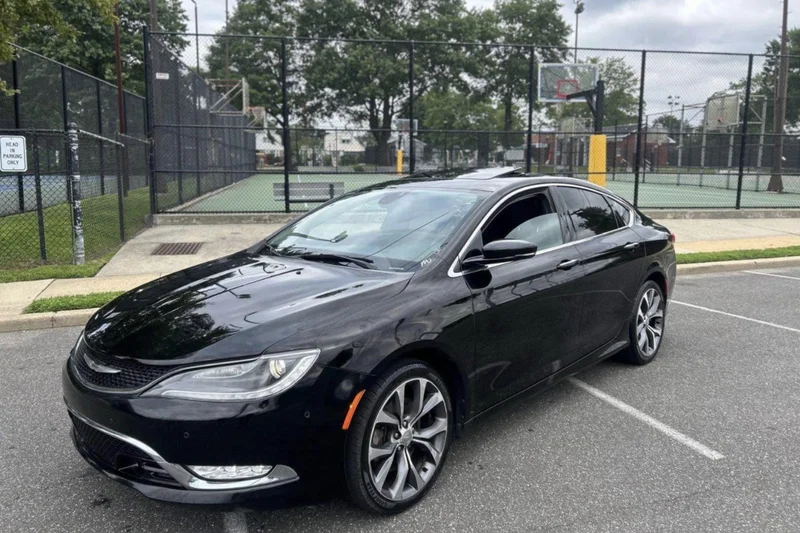 2015 Chrysler 200 5
