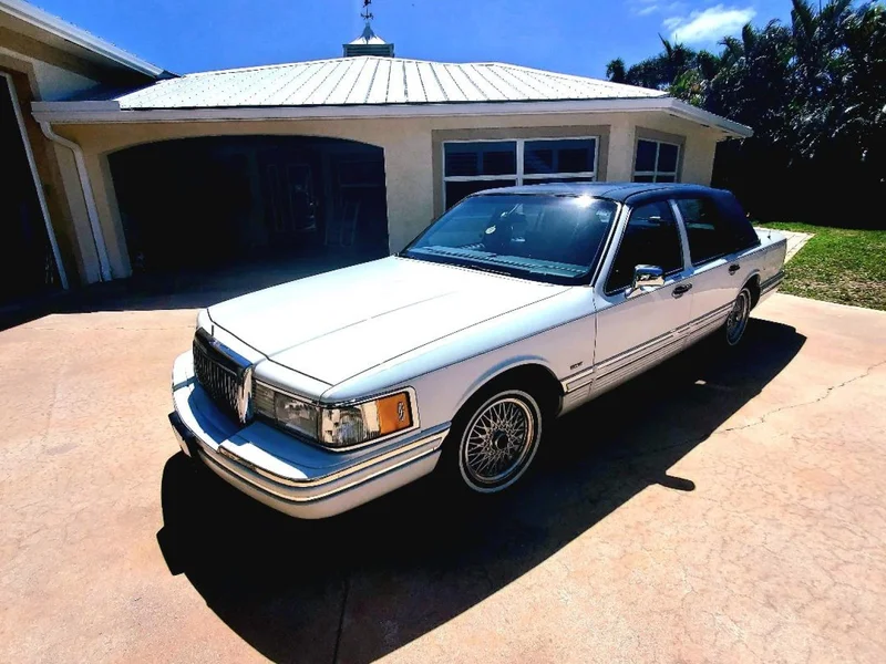 1991 Lincoln Town Car