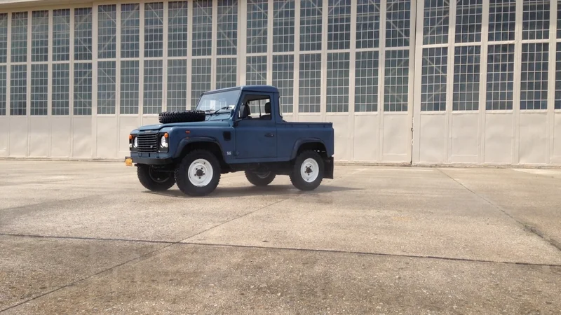 1991 Land Rover Defender 90 (Truck) 4