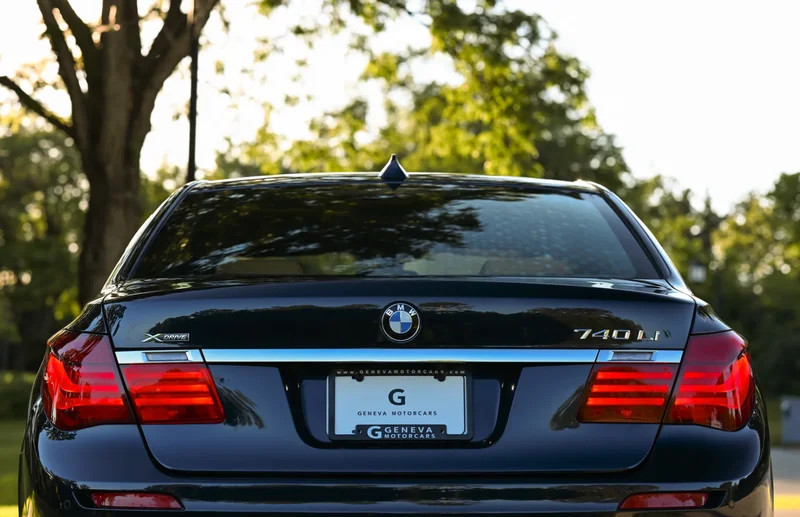 2013 BMW 740iL M Sport Individual 8