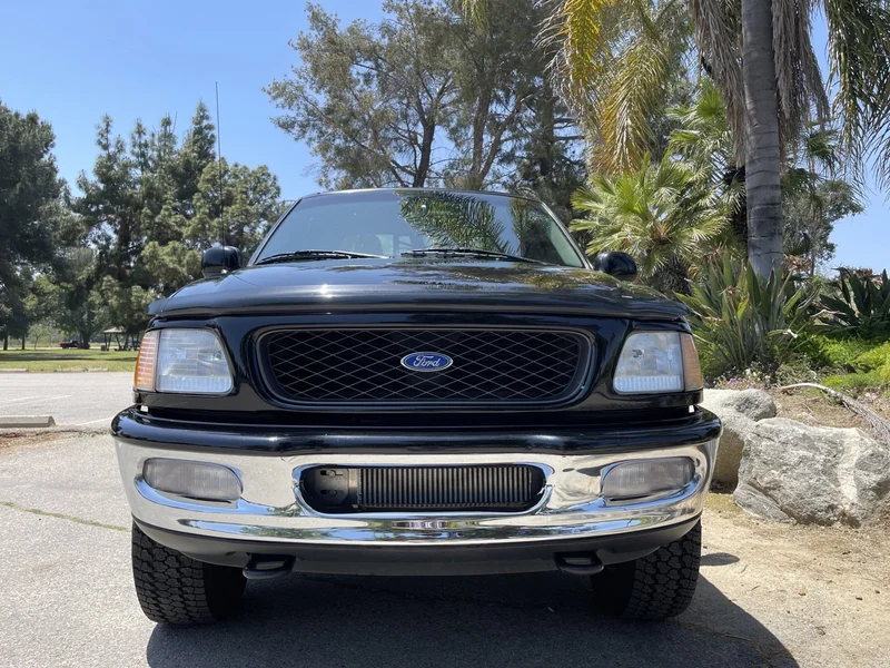 1997 Ford F-150 Base 2