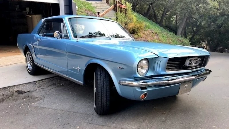 1965 Ford Mustang 2