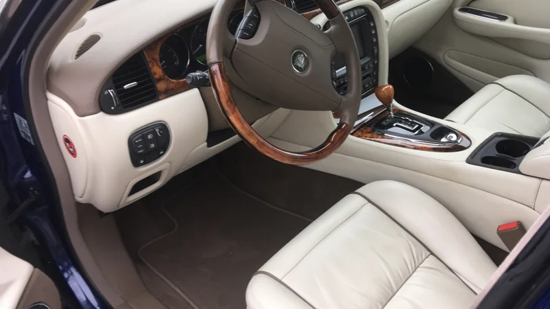 2008 Jaguar XJ  2
