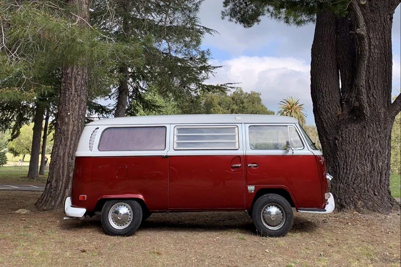 1971 Volkswagen Campmobile Bus 3
