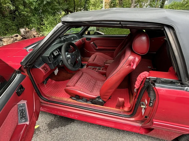 1989 Ford Mustang 10