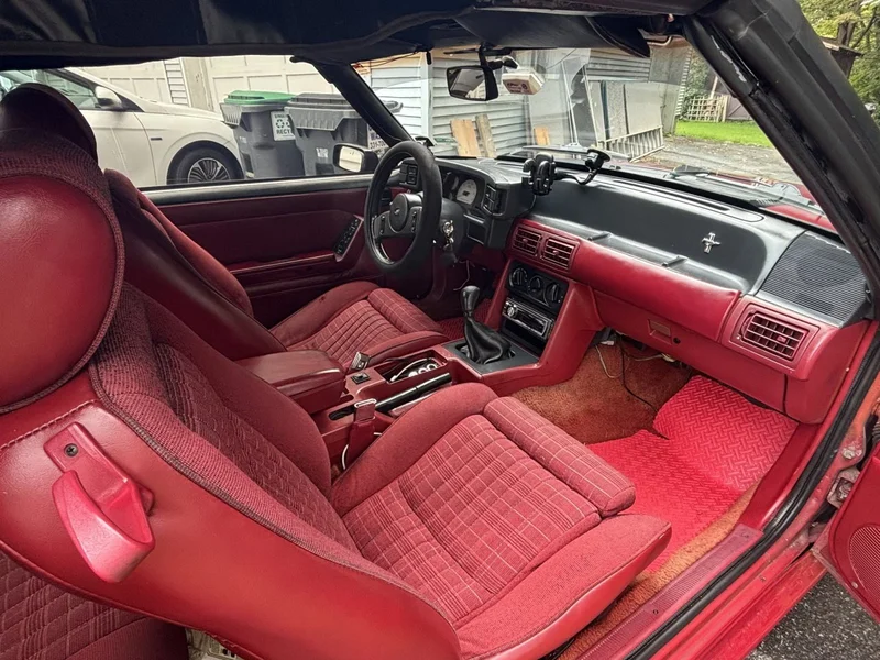 1989 Ford Mustang 12