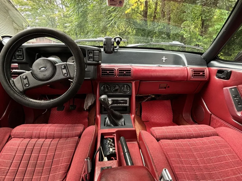 1989 Ford Mustang 11