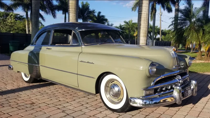 1949 Pontiac Chieftain Silver streak