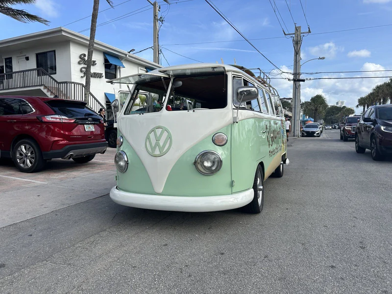 1965 Volkswagen Kombi Split Window Bus 7
