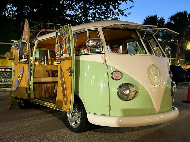 1965 Volkswagen Kombi Split Window Bus 10