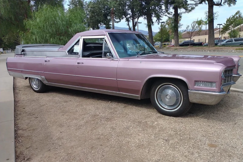 1966 Cadillac Superior Flower Car 4