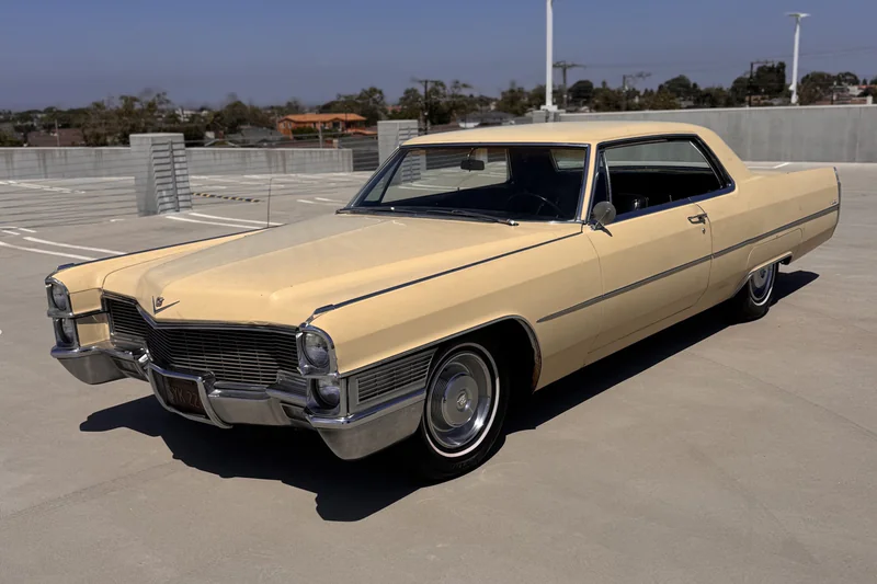 1965 Cadillac Coupe de Ville 10