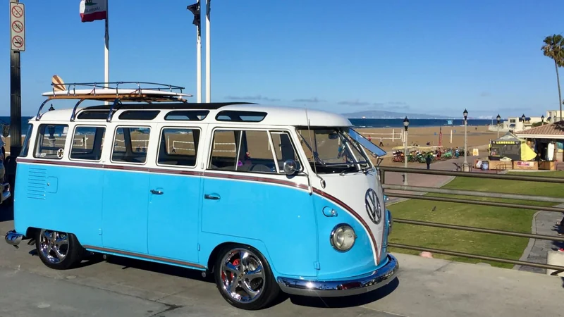 1961 Volkswagen 23-window deluxe bus 4