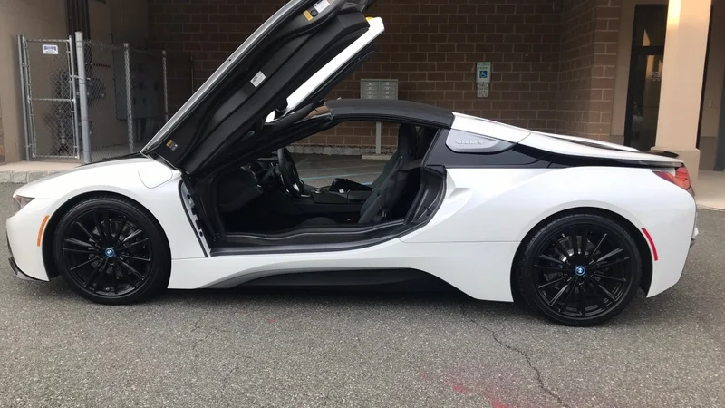 2019 BMW i8 5