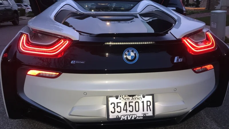 2019 BMW i8 10