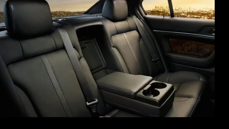 2015 Lincoln MKS 3