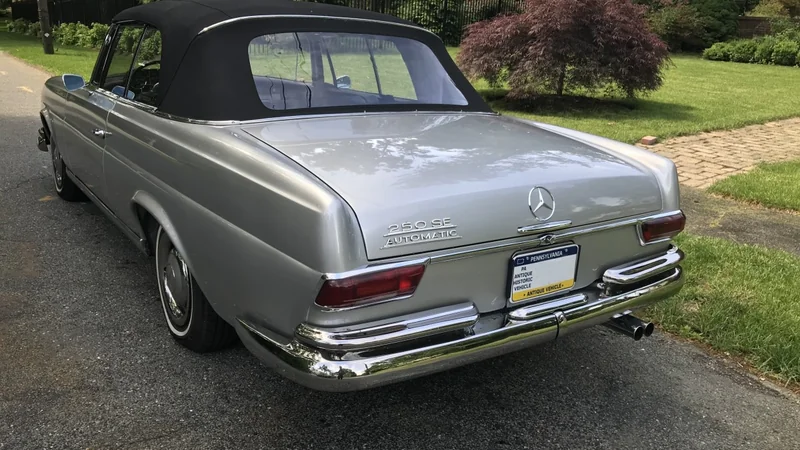 1966 Mercedes-Benz 250SE Cabriolet