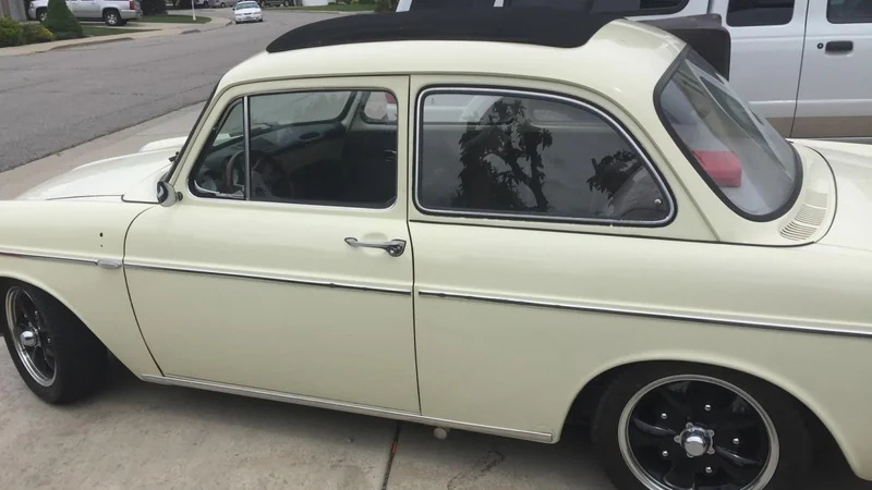 1964 Volkswagen Notchback 2