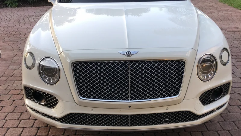 2017 Bentley Bentyaga 2