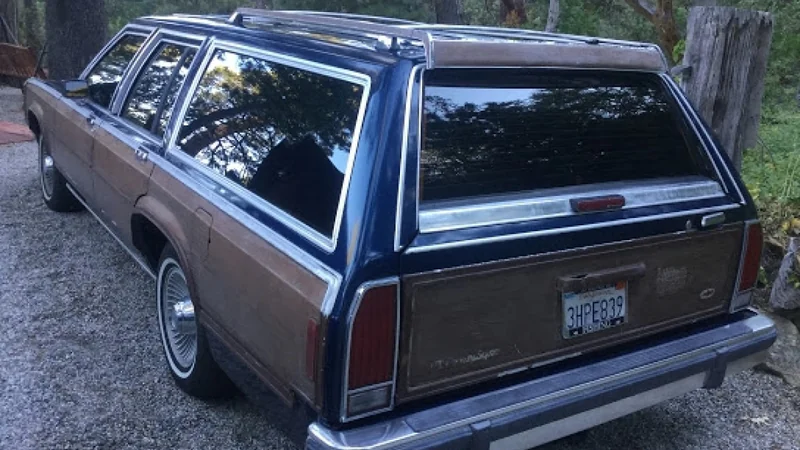 1991 Ford Crown Victoria Country Squire 6