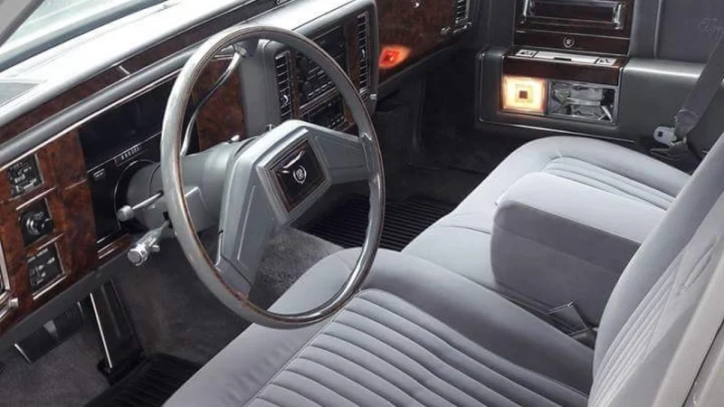 1990 Cadillac Brougham 2