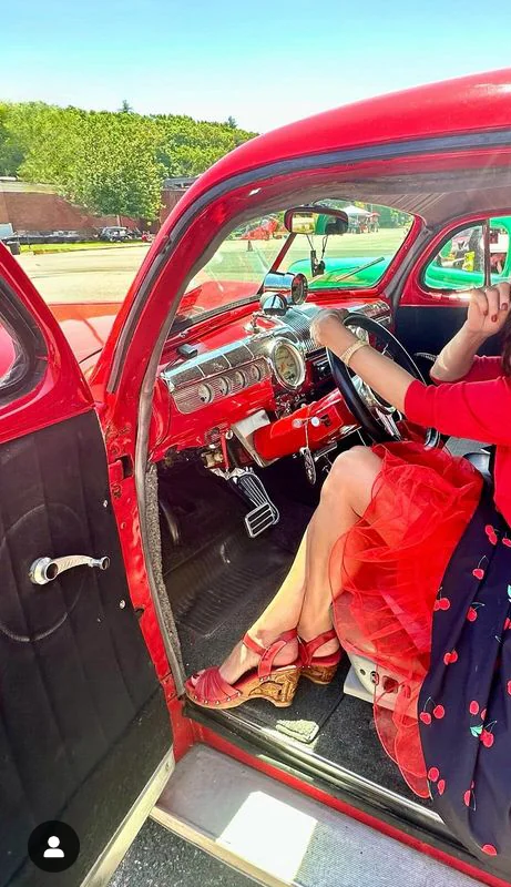 1947 Ford Deluxe 3