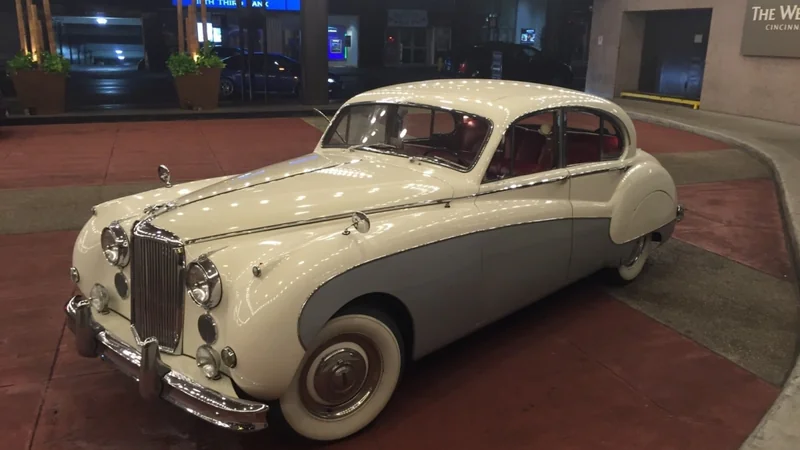 1960 Jaguar Mk IX 5