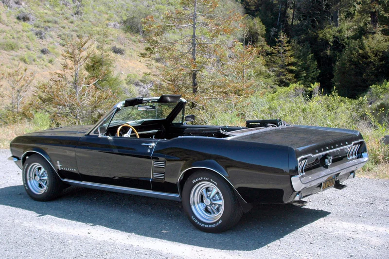 1967 Ford Mustang 2