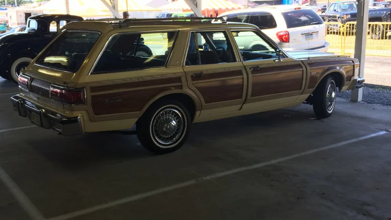 1978 Chrysler Town & Country 2