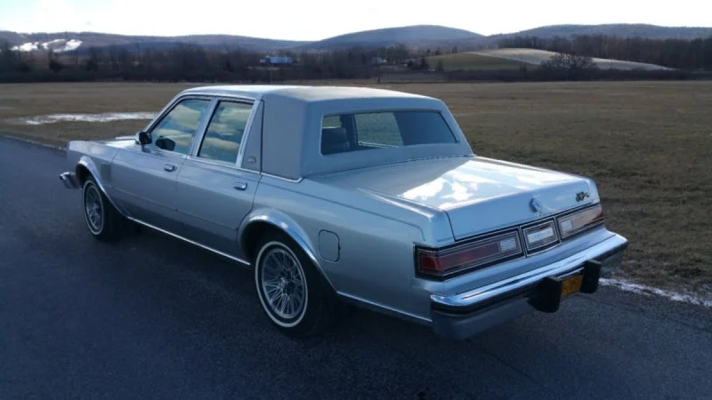 1985 Chrysler Fifth Avenue 8