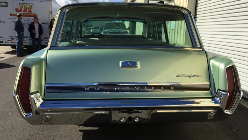 1964 Pontiac Bonneville Safari 5