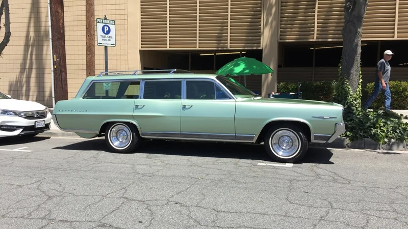 1964 Pontiac Bonneville Safari 8