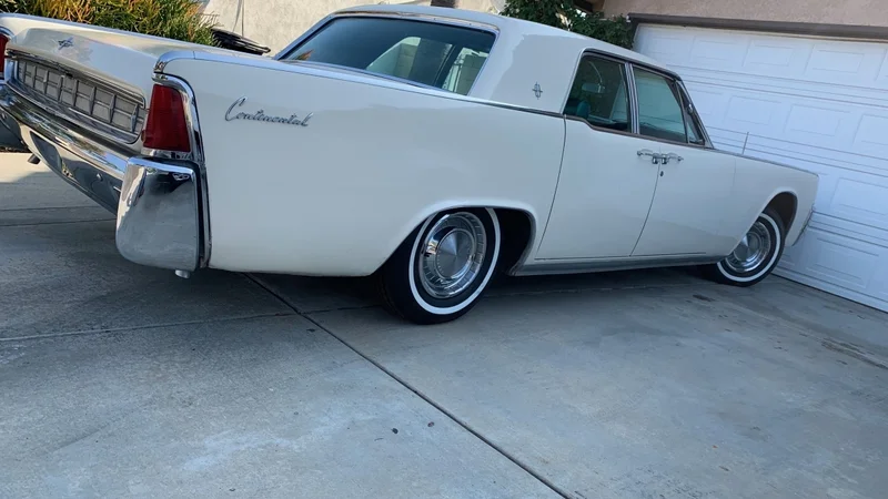1963 Lincoln Continental