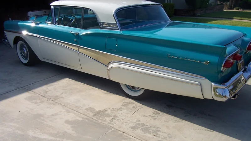 1958 Ford Fairlane 500 Skyliner