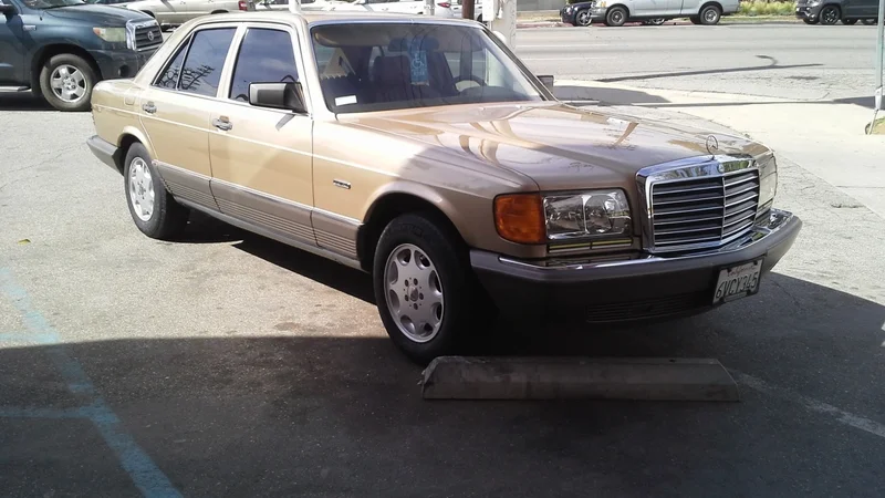 1983 Mercedes-Benz 300SD 3