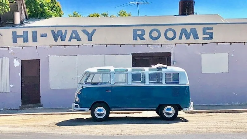 1965 Volkswagen 21 Window Deluxe Mircobus 2