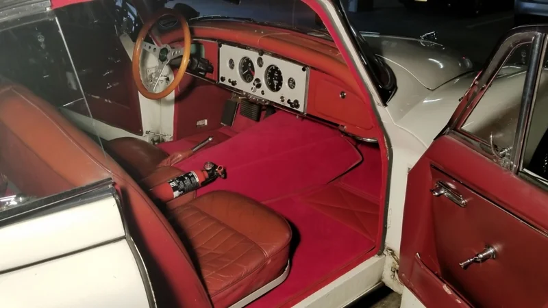 1961 Jaguar XK150 4