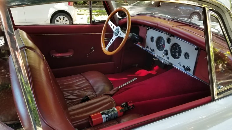 1961 Jaguar XK150 6