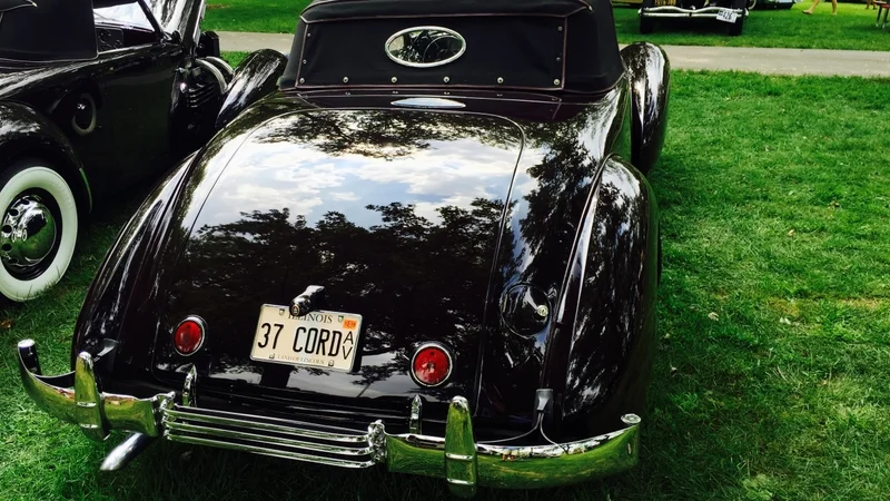1937 Cord 810 4