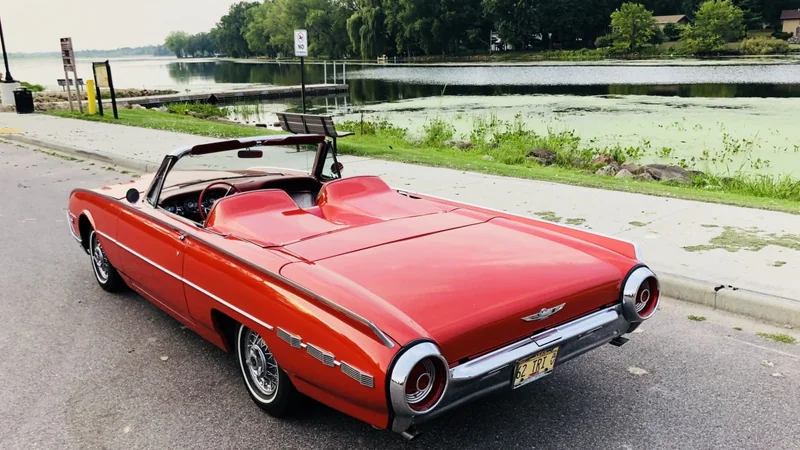 1962 Ford Thunderbird 4
