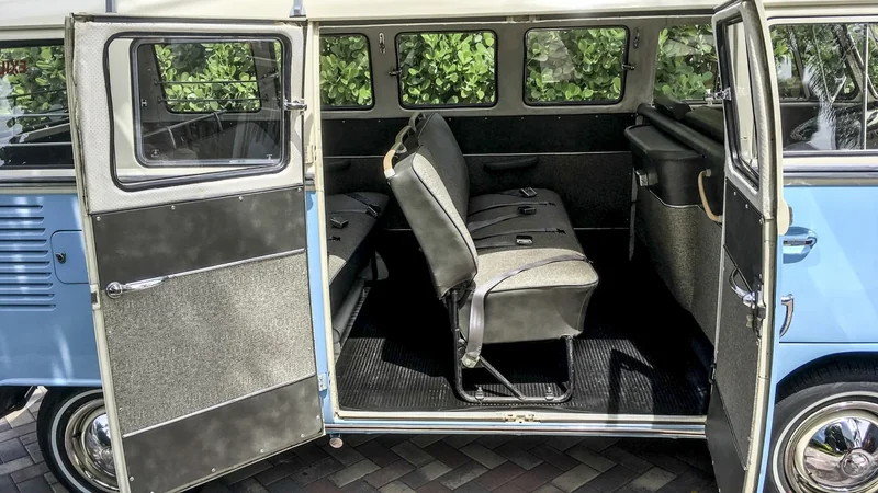 1965 Volkswagen 13 window bus 2