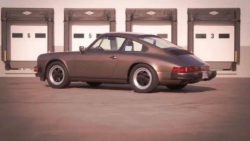 1977 Porsche 911 2