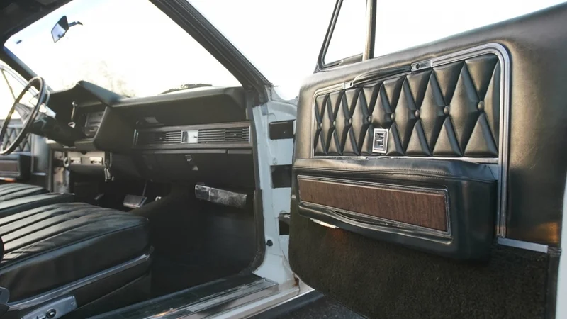 1968 Lincoln Continental 5