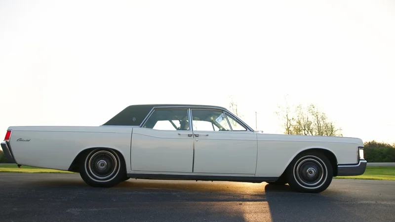 1968 Lincoln Continental 3