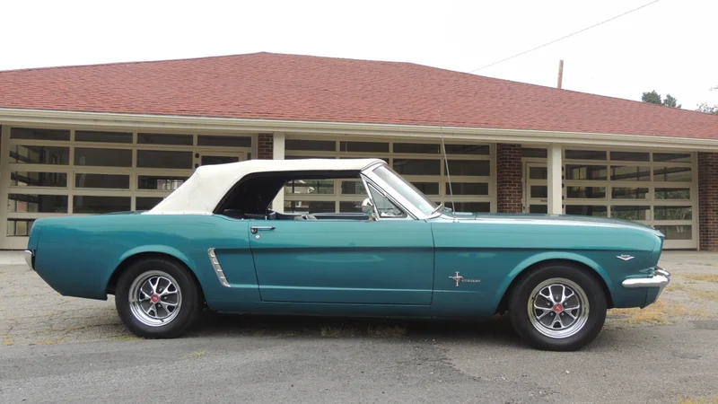 1965 Ford Mustang 2
