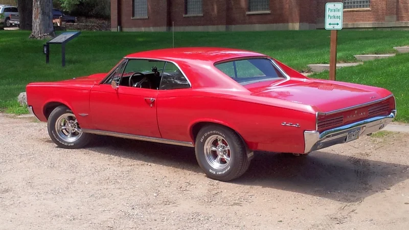 1966 Pontiac GTO 2