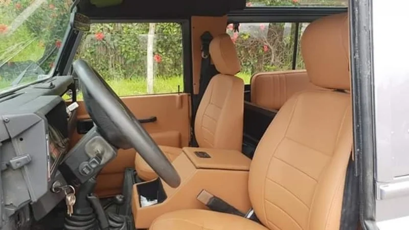 1988 Land Rover Defender 90 (Truck) 2