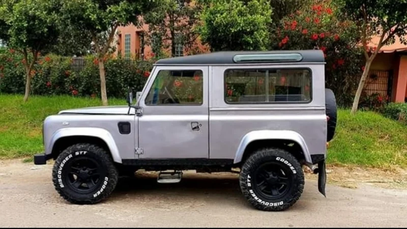 1988 Land Rover Defender 90 (Truck) 4