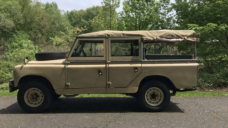 1967 Land Rover Series IIA 109 2